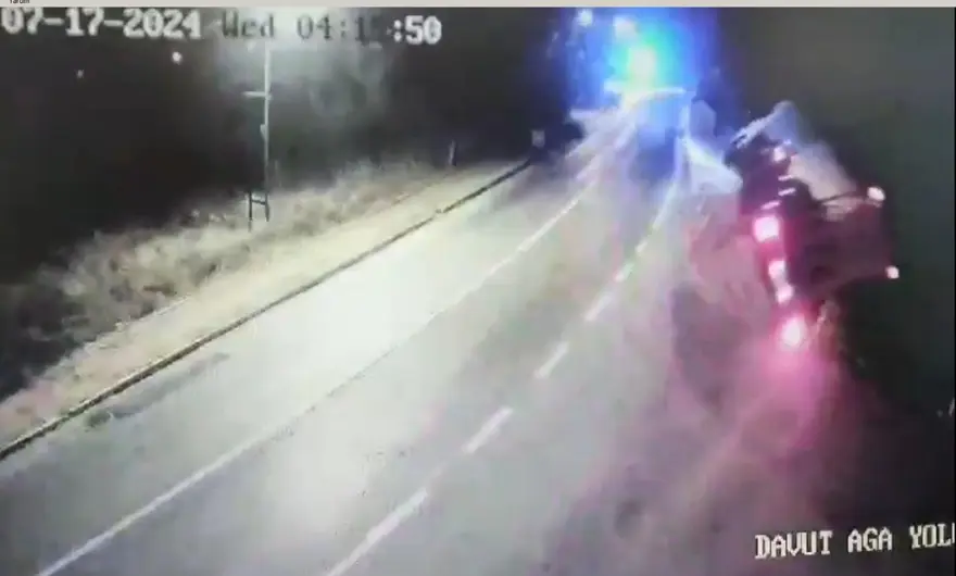 Evlerine tanker çarptı! Deprem sandılar, "Camlar, çerçeveler yerinden oynadı" 3