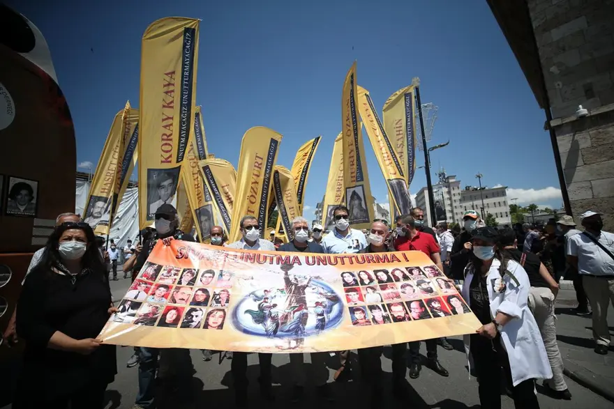 Sivas Katliamı'nın 27. yılı (Madımak'ta ne olmuştu?) 2 Sivas Katliamı'nın 27. yılı (Madımak'ta ne olmuştu?) 2