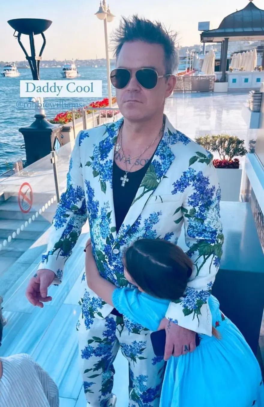 İngiliz şarkıcı Robbie Williams ailesi ile İstanbul'da 5