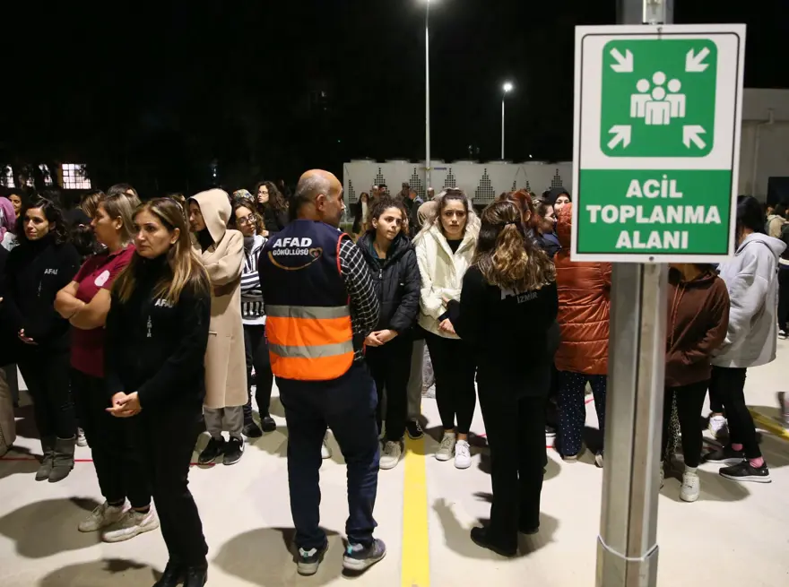 KYK yurtlarında eş zamanlı deprem tatbikatı 35