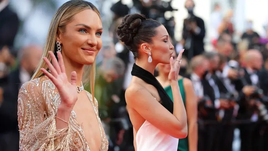 Marion Cotillard'ın elbisesi 322 saatte yapıldı 7 Marion Cotillard'ın elbisesi 322 saatte yapıldı 7