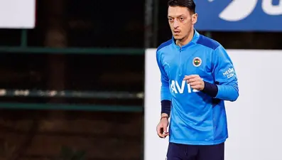 Fenerbahçe Mesut Özil ile yollarını ayırdı