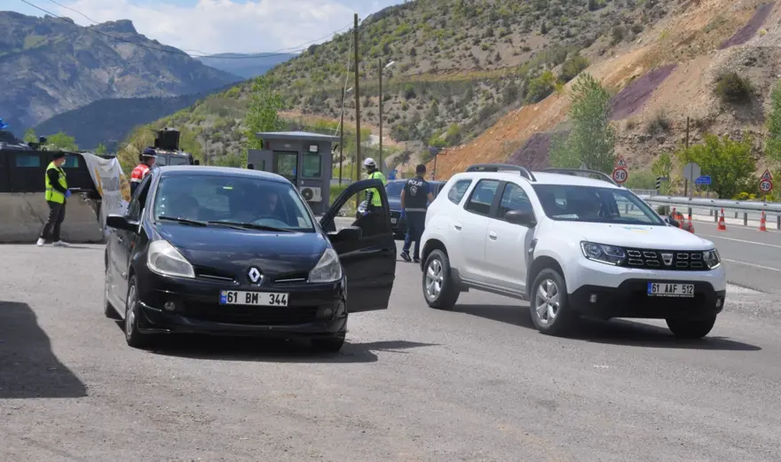 ''ŞEHİRLERARASI YOLCULUK YAPILMAMASI GEREKİYOR'' 9