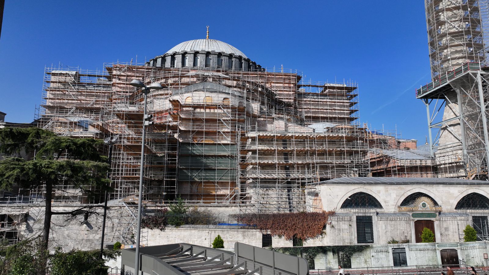 Ayasofya-i Kebir Cami-i Şerifi'nin kubbesi restorasyon için sökülecek