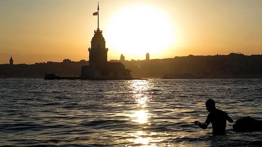 İstanbul'da aşırı sıcak alarmı! 45 derece geliyor, klimalara 24 derece uyarısı 2