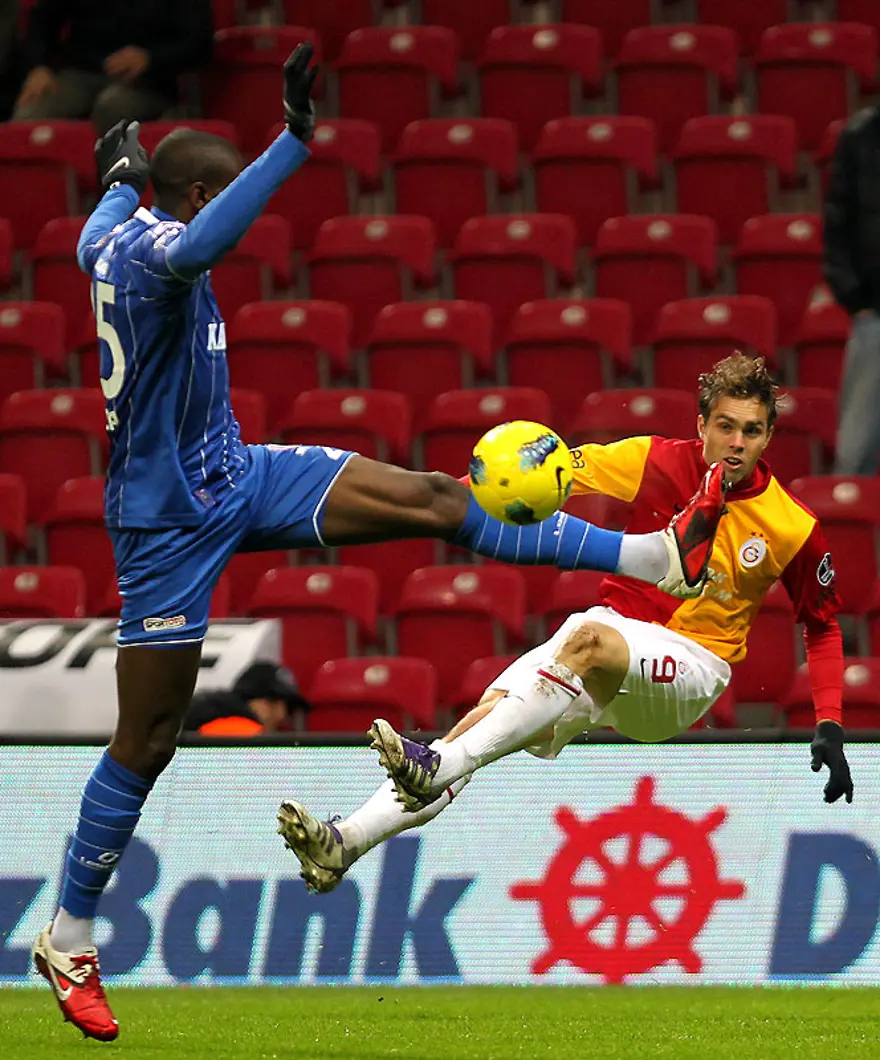 Galatasaray 9'da 9 yaptı 4 Galatasaray 9'da 9 yaptı 4