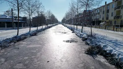 Küçükboğaz Gölü yüzeyi buz tuttu