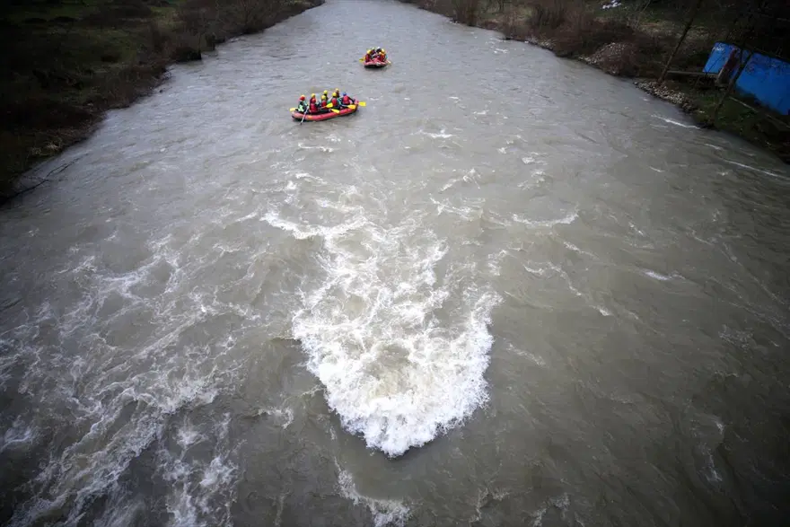 Melen Çayı'nda rafting sezonu açıldı 18 Melen Çayı'nda rafting sezonu açıldı 18
