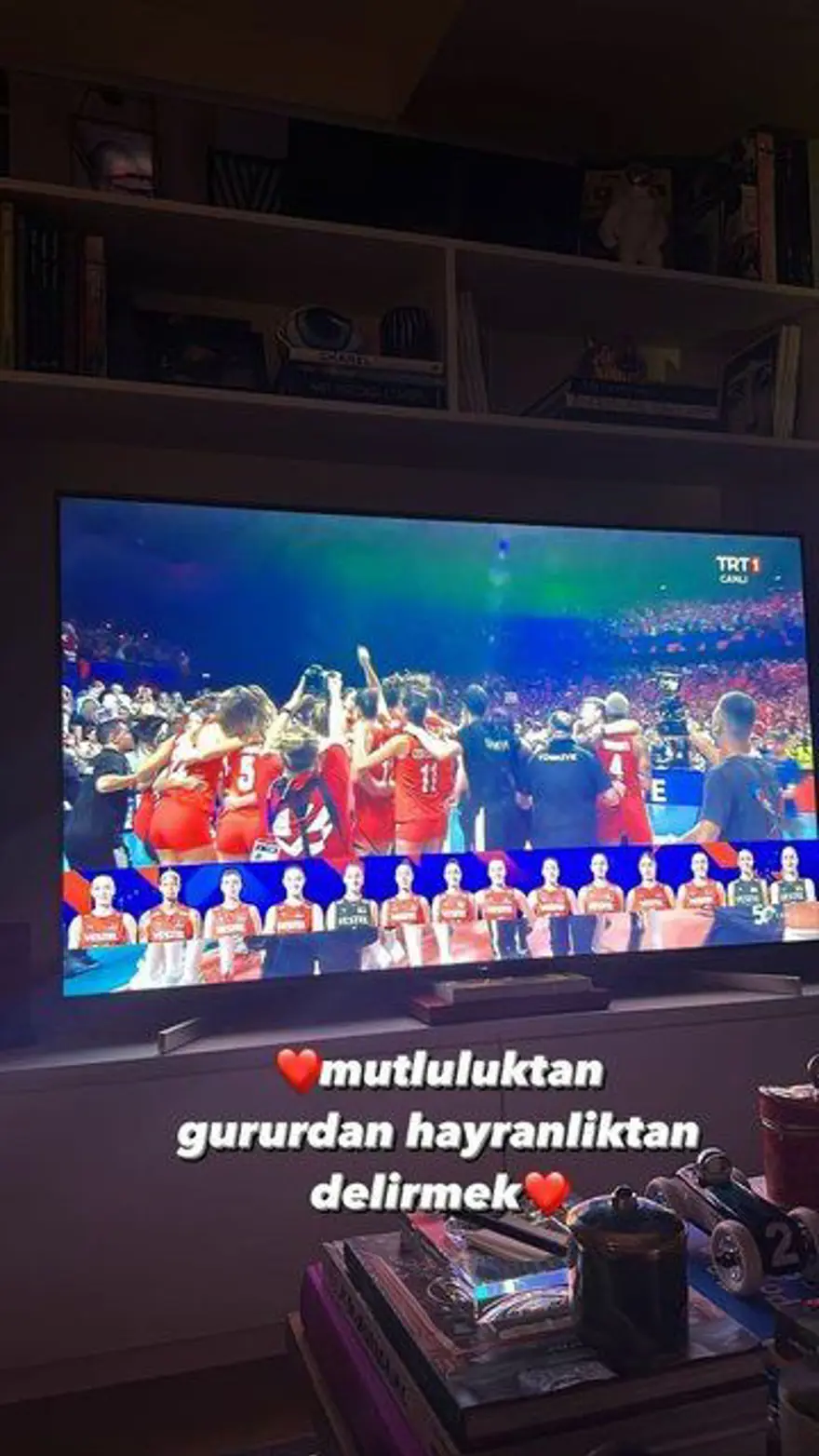 BURCU ESMERSOY 9 BURCU ESMERSOY 9