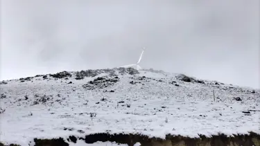 Bayburt'un yüksek rakımlı köylerinde kar yağışı etkili oldu