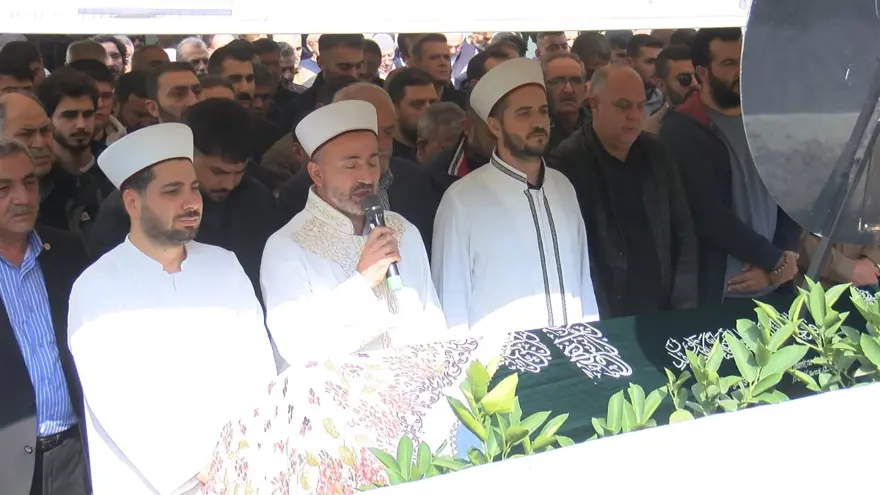 Eski sevgilisi tarafından katledilen Aysel Karakoç son yolculuğuna uğurlandı 2