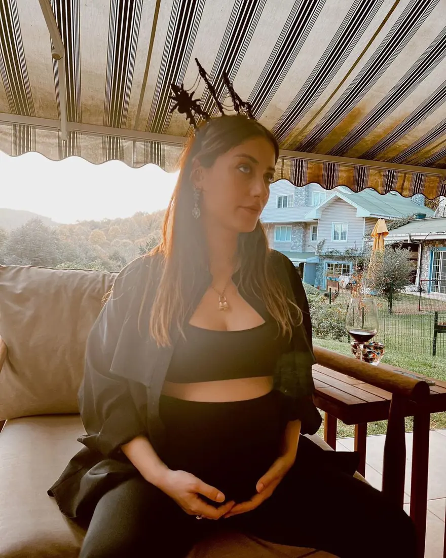 Hazal Kaya kızının yüzünü ilk kez gösterdi: İyi ki doğdun Süreyya’m 2