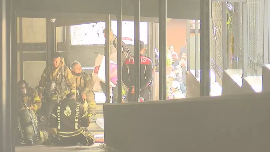 İstanbul Beşiktaş'ta yangın faciası: 29 ölü 30 İstanbul Beşiktaş'ta yangın faciası: 29 ölü 30