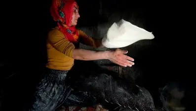 Kadınlar yaz sıcaklarında da tandır mesaisi yapıyor: Sağlıklı ve düşük maliyetli bir lezzet