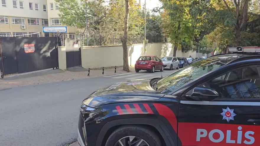 İstanbul'da okulu basan öğrenci, müdür yardımcısını bıçakla tehdit etti 3