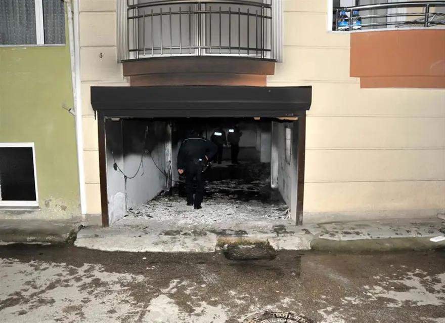 Yangında mahsur kalanları itfaiye kurtardı 2