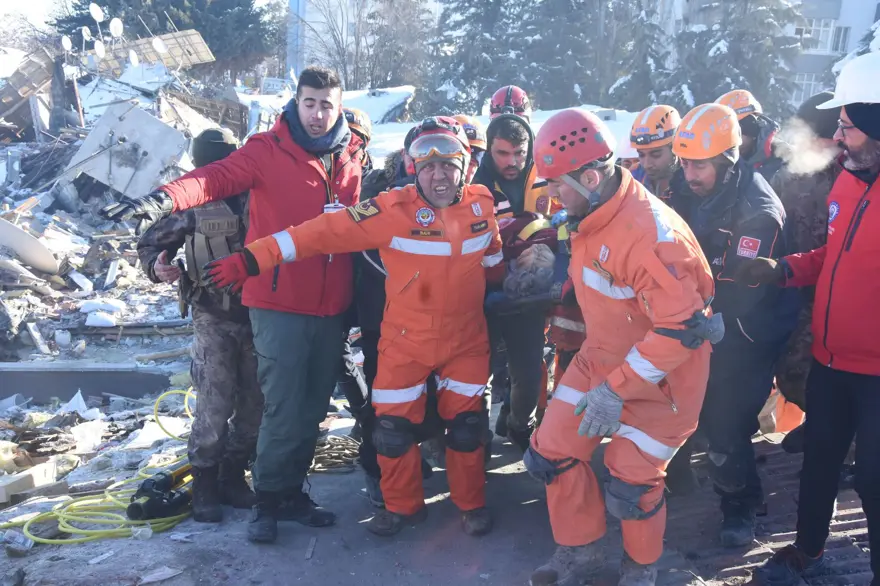 'Köpük' yerini buldu, 77 saat sonra kurtarıldı 2