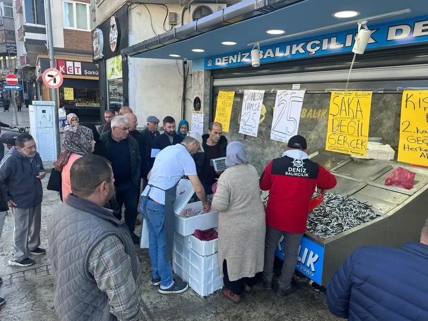 25 liraya düştü: Tezgah önünde sıraya girdiler 6