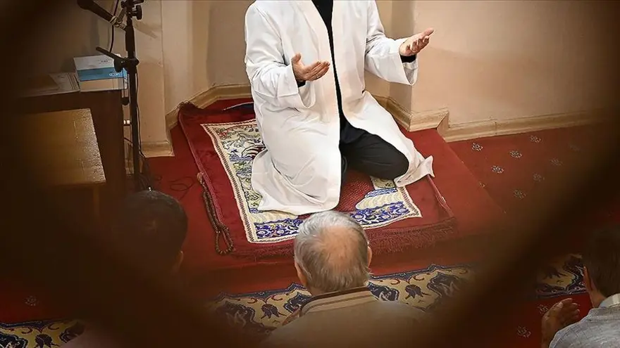 Berat Kandili kandil mesajları: Berat Kandili ile ilgili mesajlar ve sözler (Anneye, eşe, arkadaşa Berat Kandili mesajları) 7