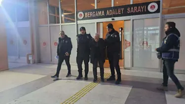 İzmir'de durdurulan araçta uyuşturucu ile altın sikke ele geçirildi