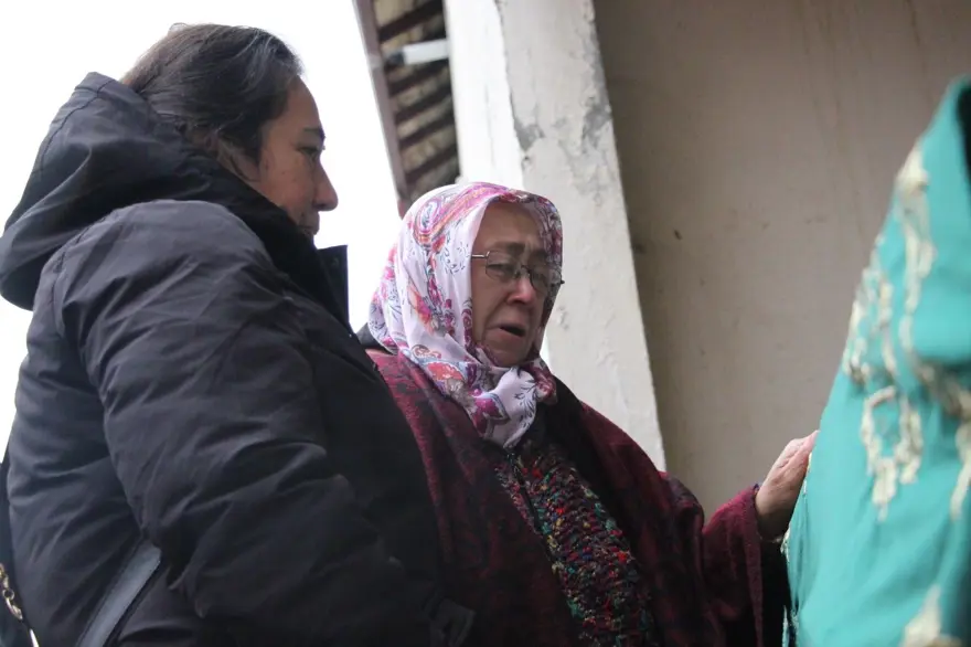 Öğretmen ve müdür şiddetiyle felç kalan gence son veda: Evladım elimden kayıp gitti 1 Öğretmen ve müdür şiddetiyle felç kalan gence son veda: Evladım elimden kayıp gitti 1