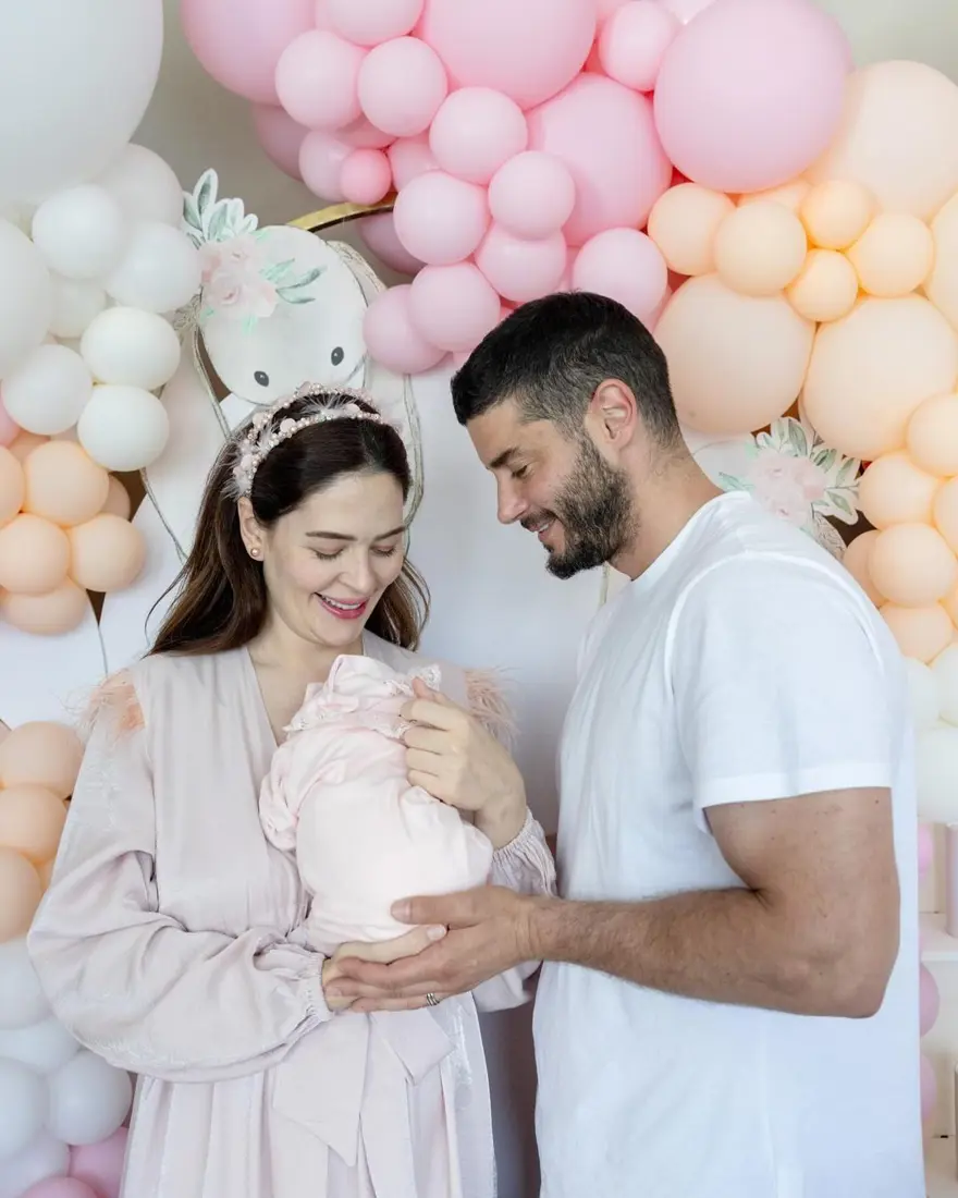 Yıldız Çağrı Atiksoy'dan kızıyla yeni poz: Zaman durdu Yıldız Çağrı Atiksoy'dan kızıyla yeni poz: Zaman durdu