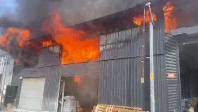 Beylikdüzü'nde sanayi sitesinde korkutan yangın