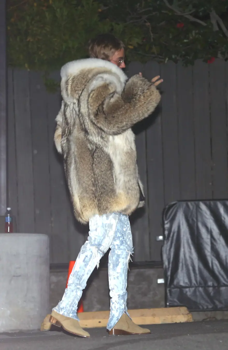 Kürk paltolu Justin Bieber’a hayvan hakları savucularından tepki 2
