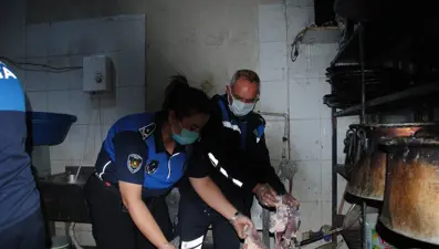 Şanlıurfa'da 1 ton bozuk et ele geçirildi