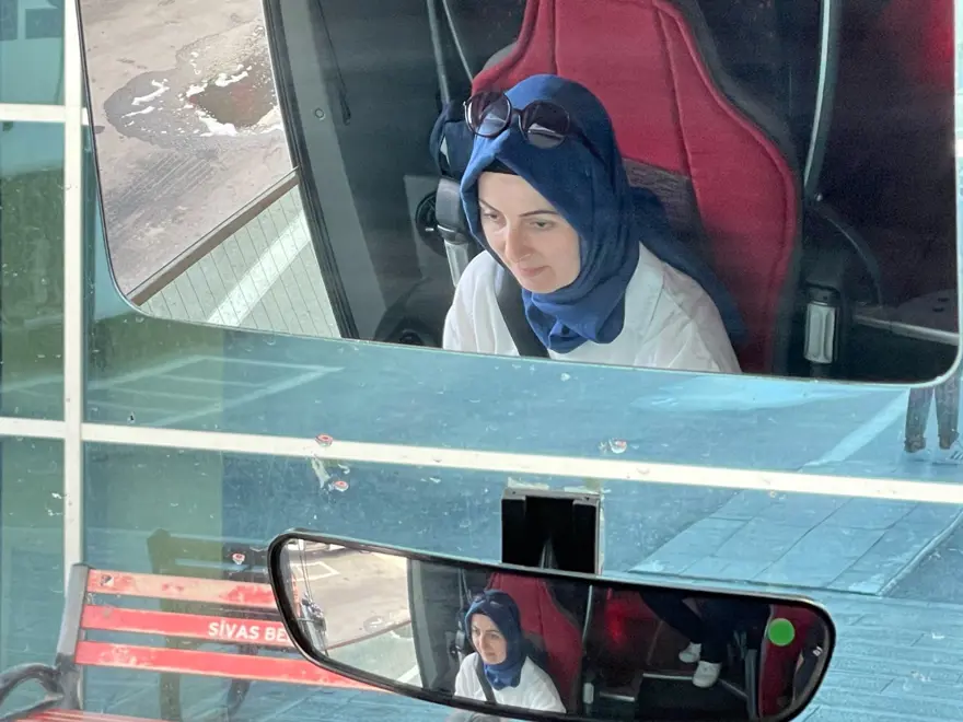 Kocası ile aynı otobüste şoförlük yapıyor 3