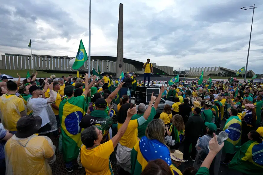 Brezilya'da Bolsonaro destekçilerinden orduya müdahale çağrısı 4