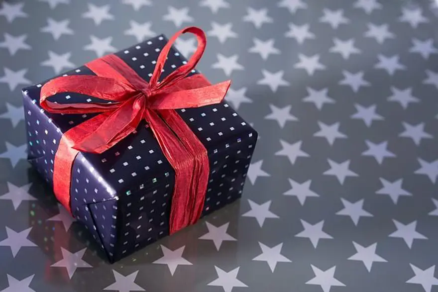 Sevgililer Günü hediye önerileri: 14 Şubat Sevgililer Günü için sevgiliye, eşe (kadına - erkeğe) hediye ne alınır? 2 Sevgililer Günü hediye önerileri: 14 Şubat Sevgililer Günü için sevgiliye, eşe (kadına - erkeğe) hediye ne alınır? 2