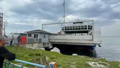 Yalova'da feribot iskeleye çarptı
