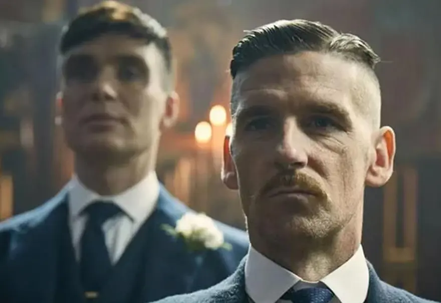"Peaky Blinders"ın yıldızı tanınmaz halde! 1 "Peaky Blinders"ın yıldızı tanınmaz halde! 1