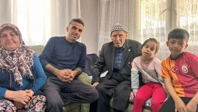 Torununun torununu gördü: 103 yaşındaki Kore gazisinin uzun yaşam sırrı