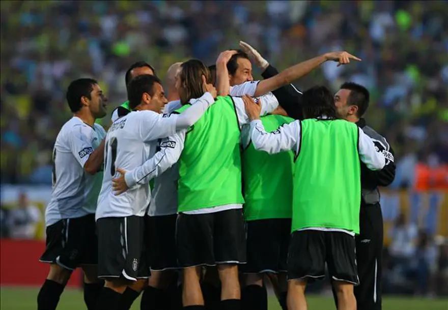 Beşiktaş: 4 - Fenerbahçe: 2 9 Beşiktaş: 4 - Fenerbahçe: 2 9