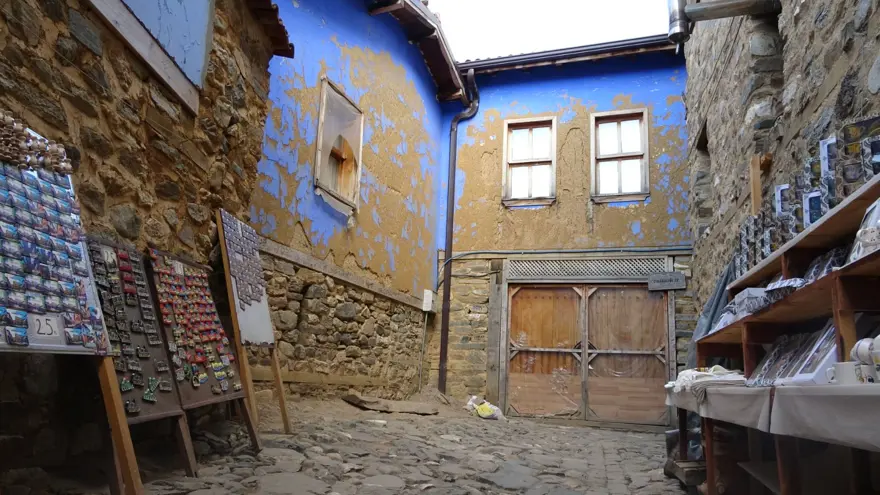 Dünyanın en dar sokağı! Buraya giren geri dönemiyor, aynı anda geçmek imkansız 2