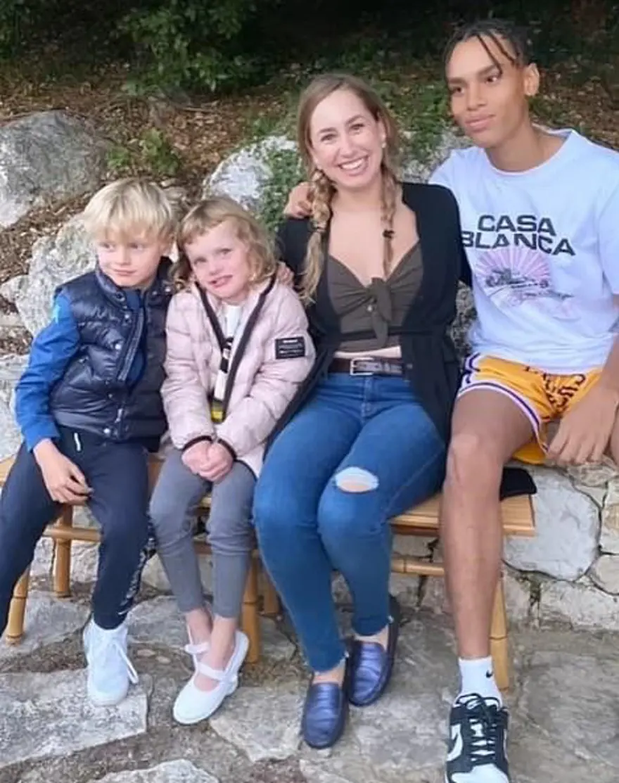 Monaco Prensi Albert'ten evlilik dışı iki çocuğuyla birlikte ilk fotoğraf 4