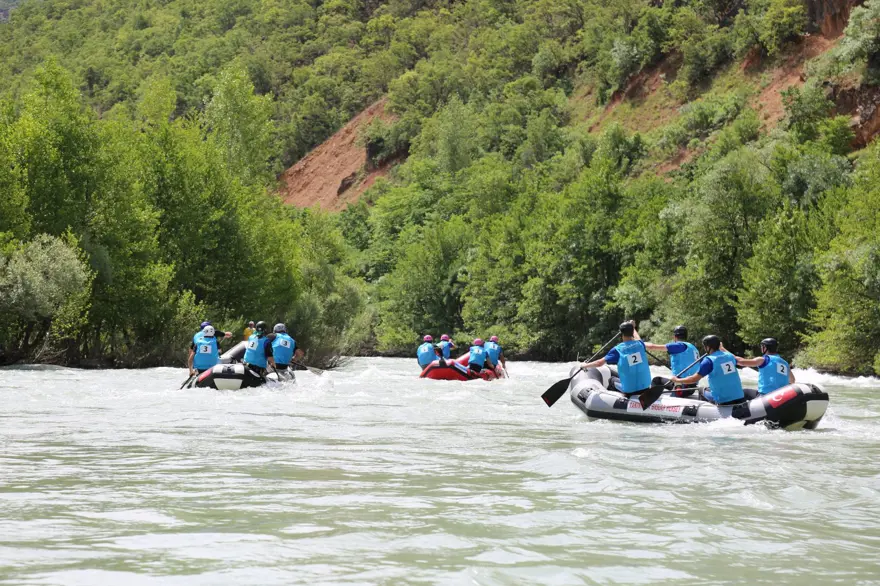 Munzur Çayı'nda rafting (Türkiye'de bir ilk) 16