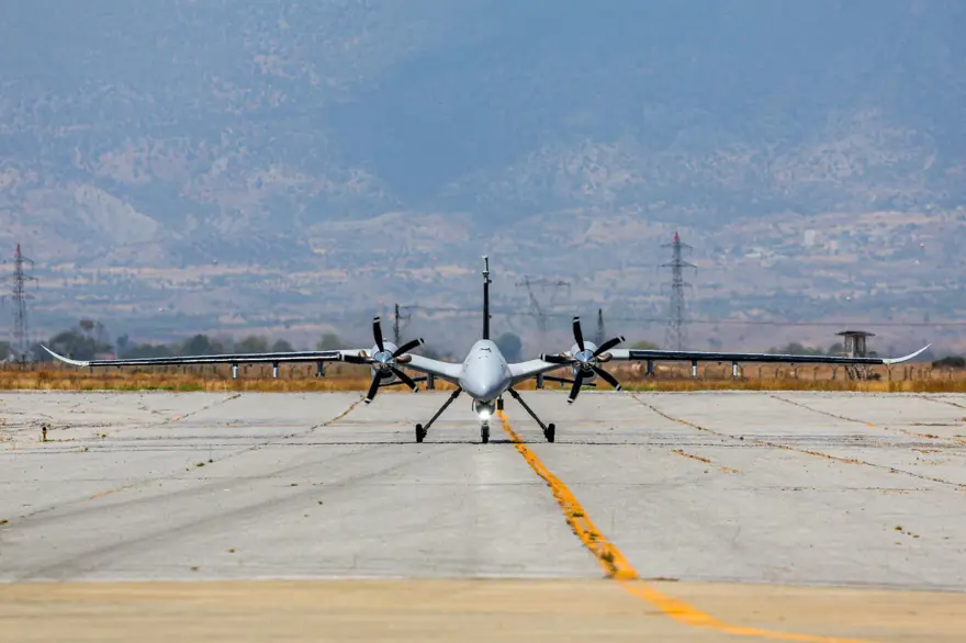 TSK'dan Kıbrıs Barış Harekatı'nın 50. yılına özel geçit töreni 10