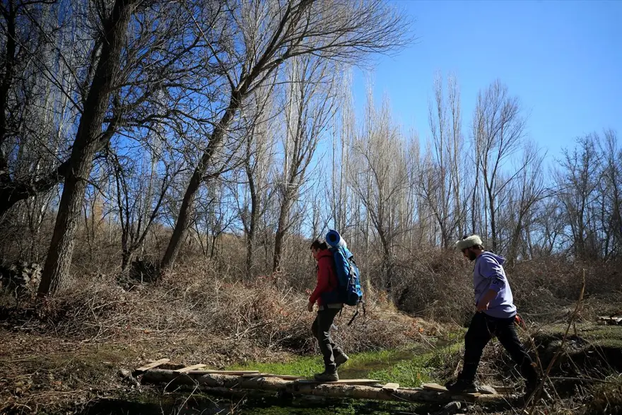 Otelimiz 5 değil milyon yıldızlı! Karavana dönüştürdükleri minibüsle Türkiye'yi geziyorlar 5