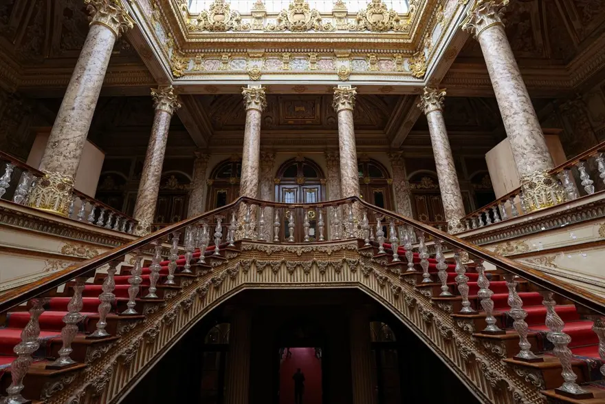 Dolmabahçe Sarayı Süfera Salonu'nun restorasyonu devam ediyor 7 Dolmabahçe Sarayı Süfera Salonu'nun restorasyonu devam ediyor 7