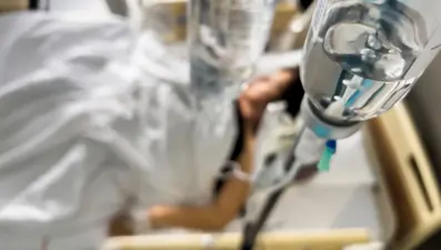 40 yaşındaki adamın hayatı kâbusa döndü: Parmağını yaktı, komaya girdi; 2 bacağı kesildi