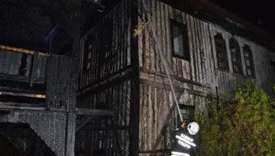 Atatürk'ün kaldığı tarihi konak yandı