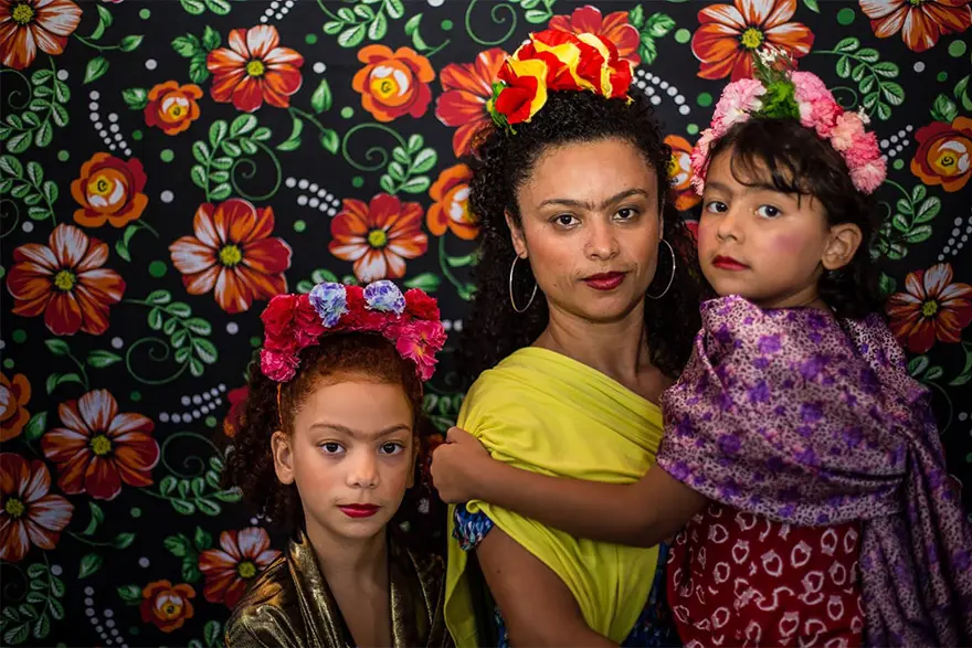 Frida Kahlo'yu taklitleriyle andı 39