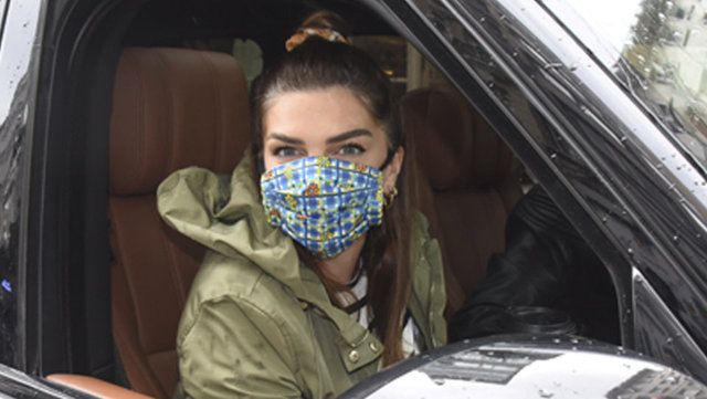 Pelin Karahan: Annemin diktiği maskeleri takıyorum