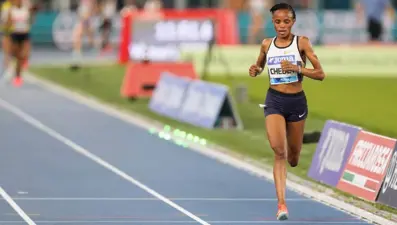 Chebet'ten tarihi rekor: 14 dakikayı aşan ilk kadın