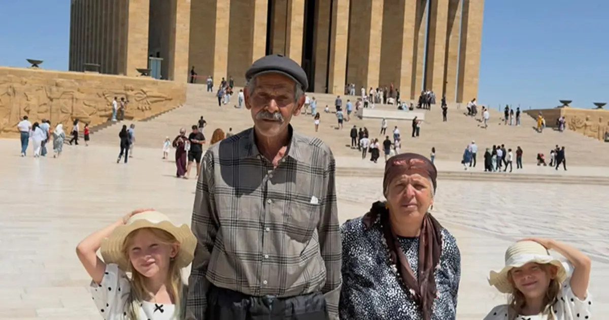 Türkiye bu aileyi konuşuyor. Mucize 34 yıl sonra geldi, hayâlleri olan Anıtkabir’i ziyaret ettiler