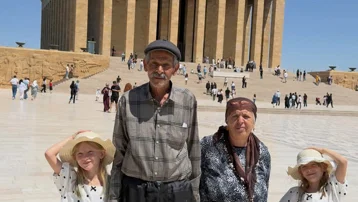 Türkiye bu aileyi konuşuyor. Mucize 34 yıl sonra geldi, hayâlleri olan Anıtkabir’i ziyaret ettiler