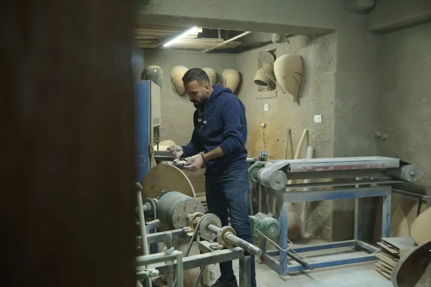 20 yıldır kendi atölyesinde üretiyor: Dut ağacından yapıyor; İngiltere, Almanya, Hollanda ve Kanada'ya gönderiyor 6